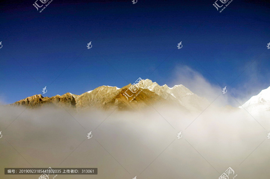 贡嘎雪山