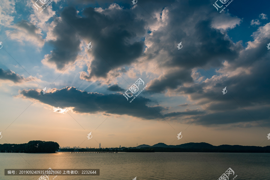 武汉东湖吹笛景区日落