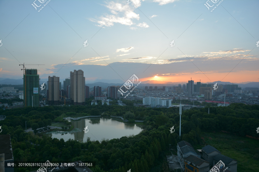 都市夕阳