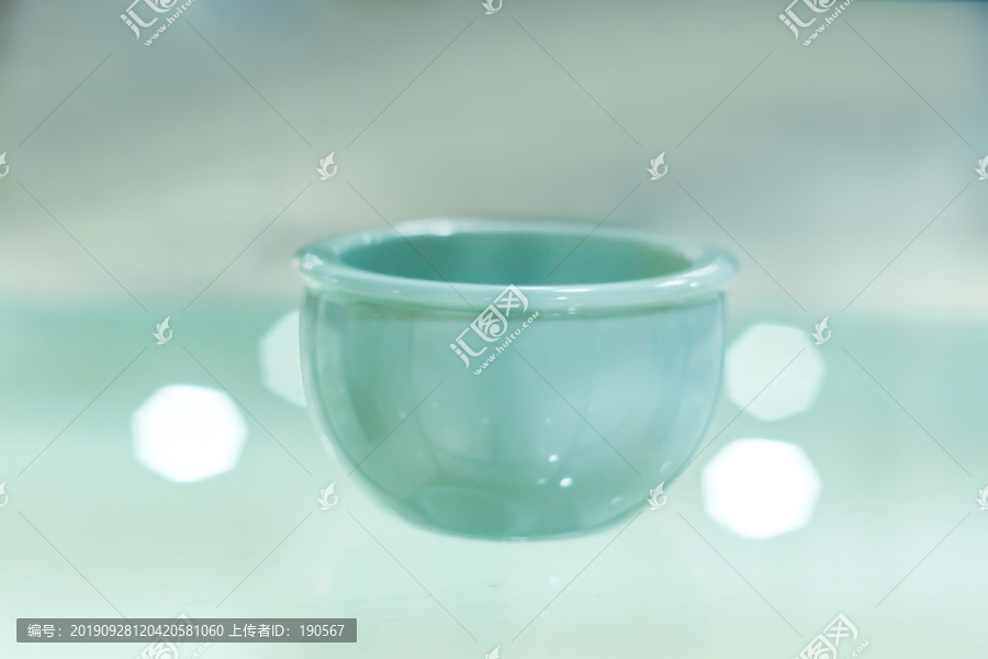 素瓷水杯