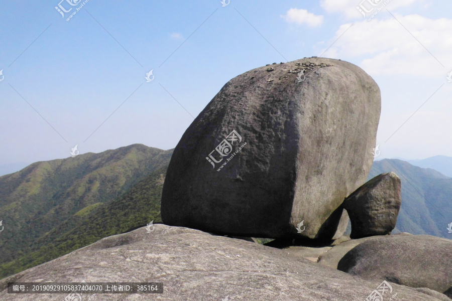 梁野山古母石