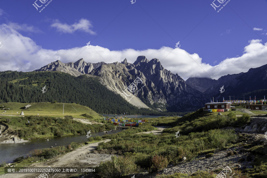 草原高山峻岭