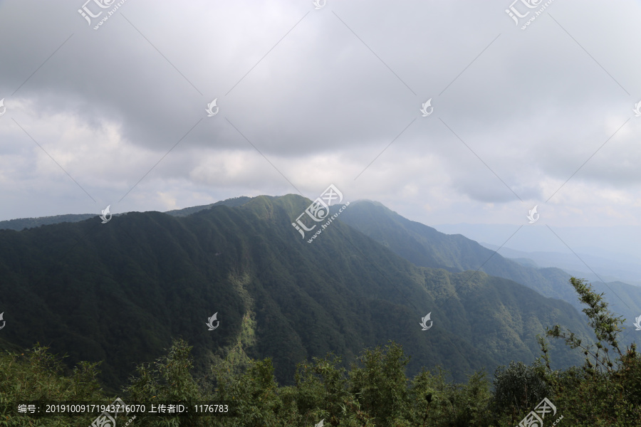 巍峨的大山