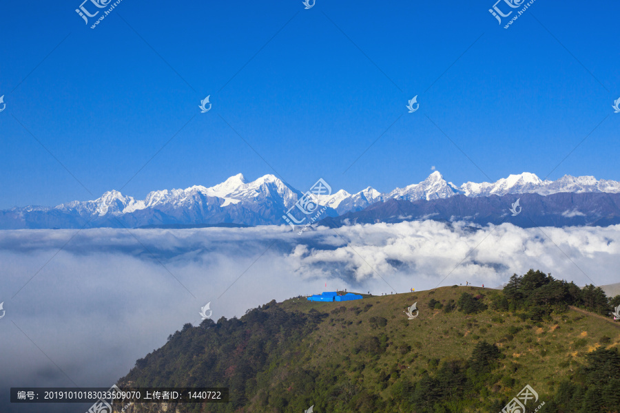 贡嘎雪山