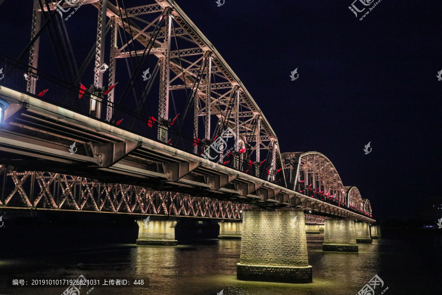 丹东鸭绿江大桥夜景