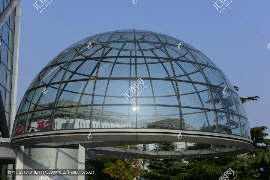 玻璃圆顶建筑