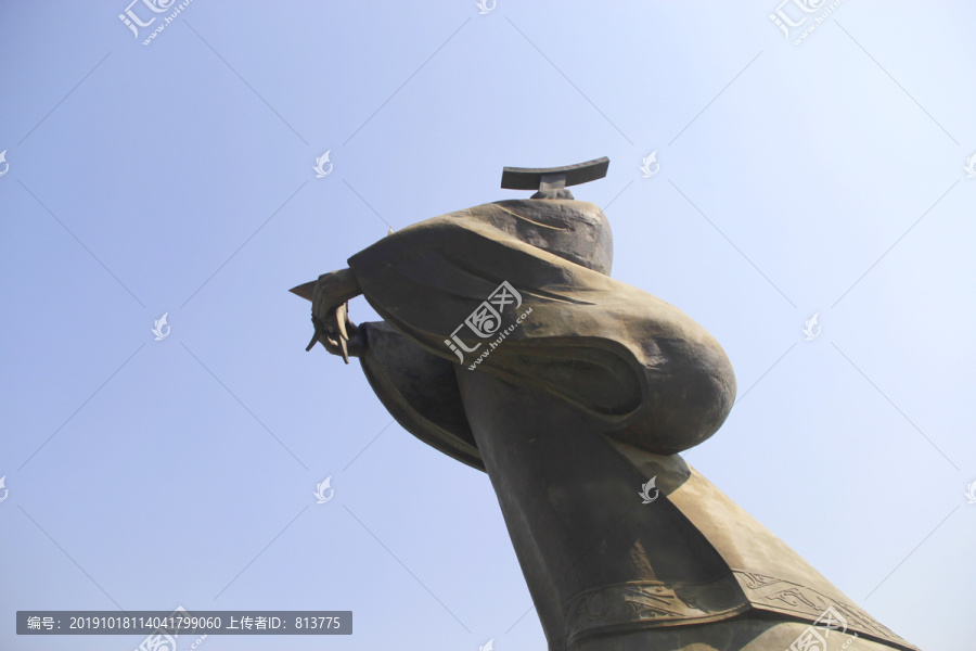 曹公雕像