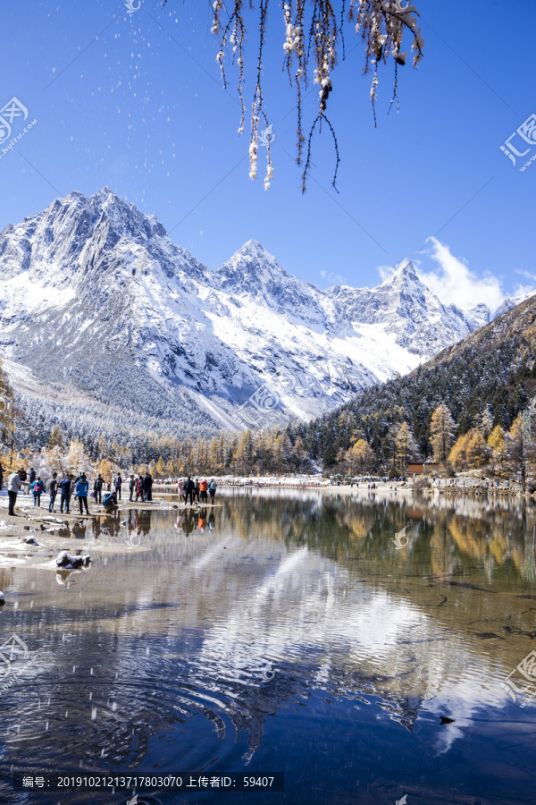 川西毕棚沟雪山风景