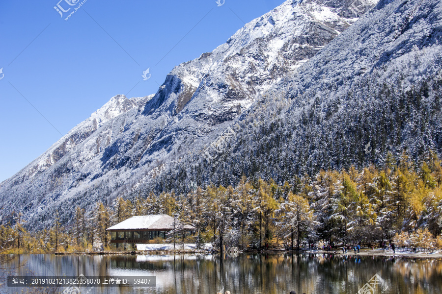 川西毕棚沟雪山风景