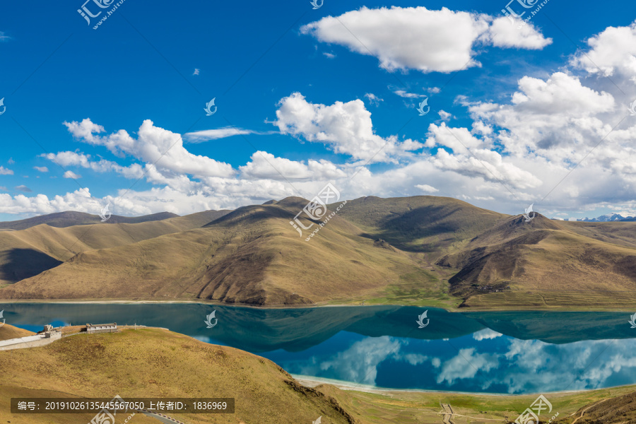 西藏圣湖