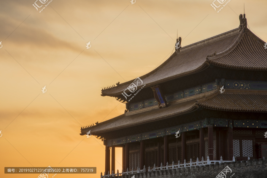 北京故宫神武门朝霞