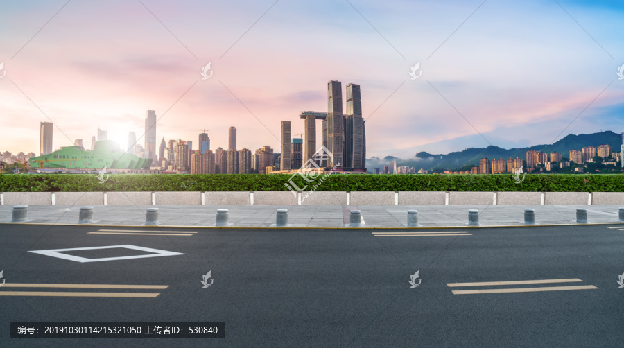 道路广场和重庆城市天际线