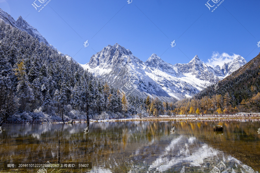 川西高原雪山