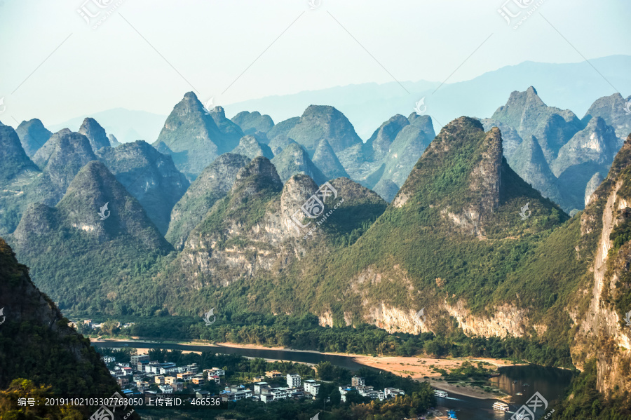 桂林相公山宝莲峰风景画