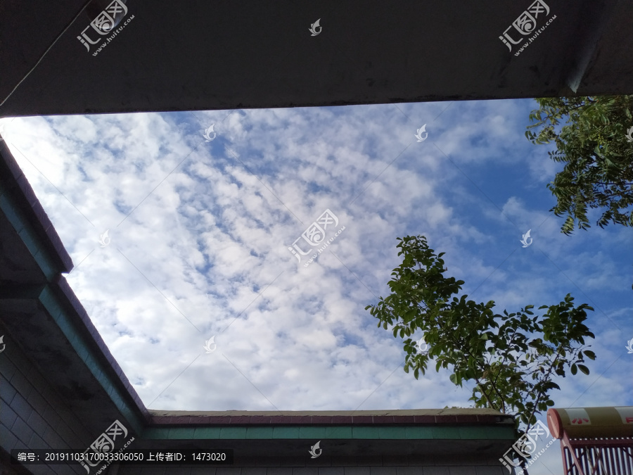 院子里的天空