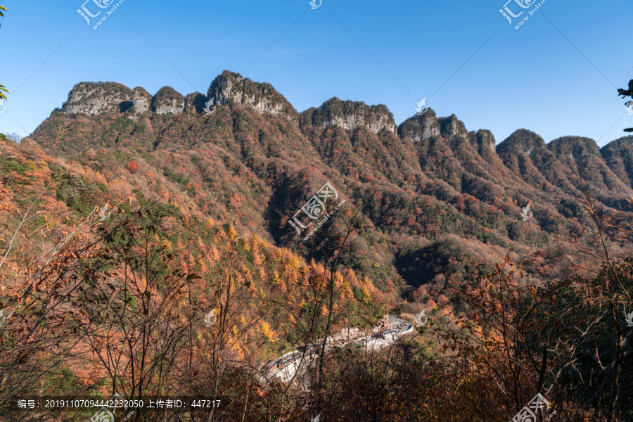 贾郭山峰从