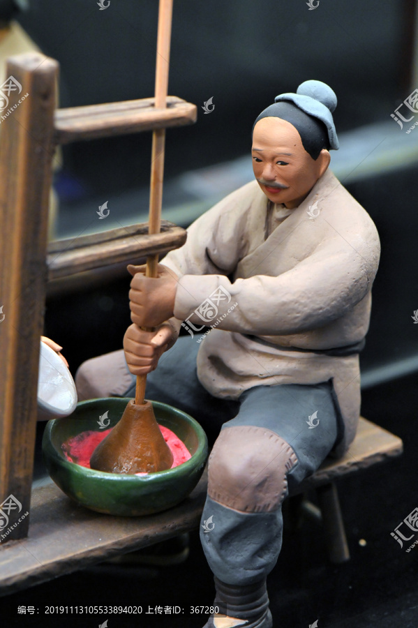 古代磁窑生产工匠泥塑模型