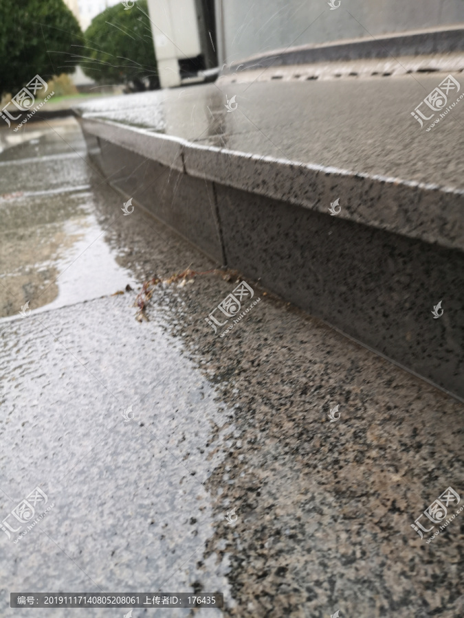 雨中