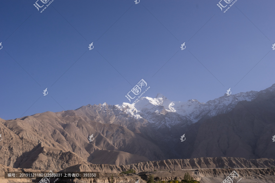 帕米尔高原的雪山