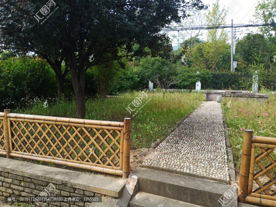 竹篱笆庭院