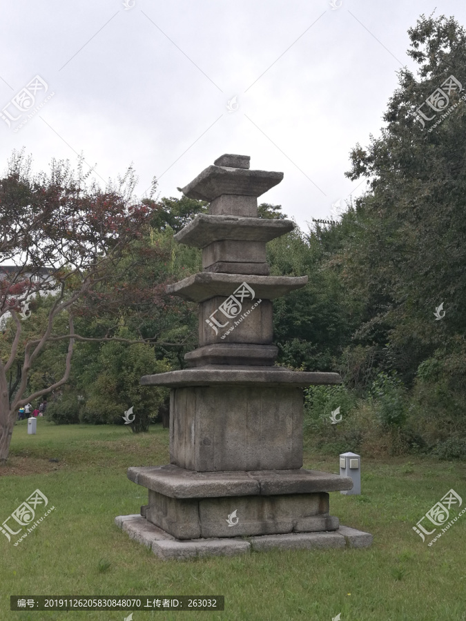 泉水寺三层石塔