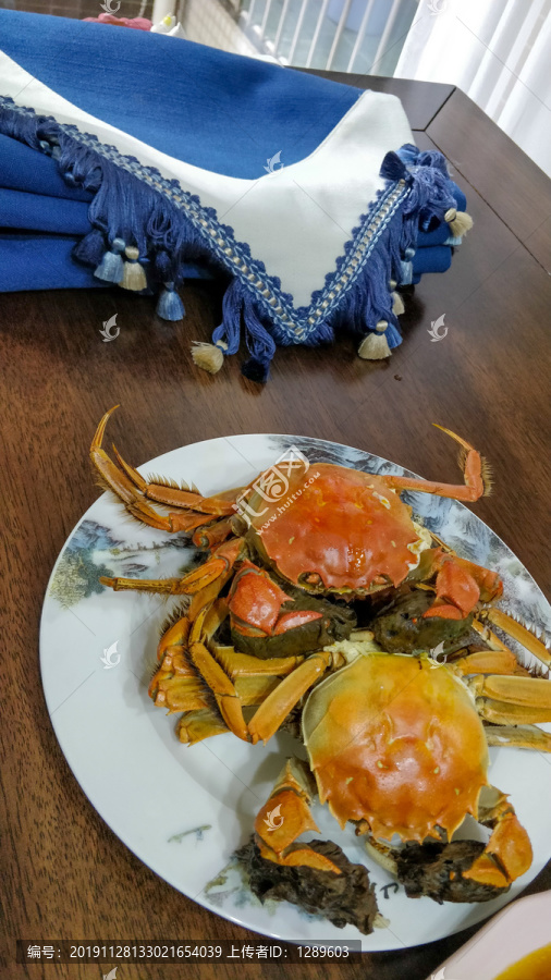 盤中的大閘蟹