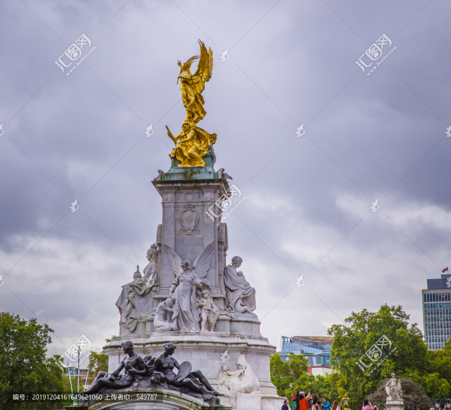 英国维多利亚镀金雕像纪念碑