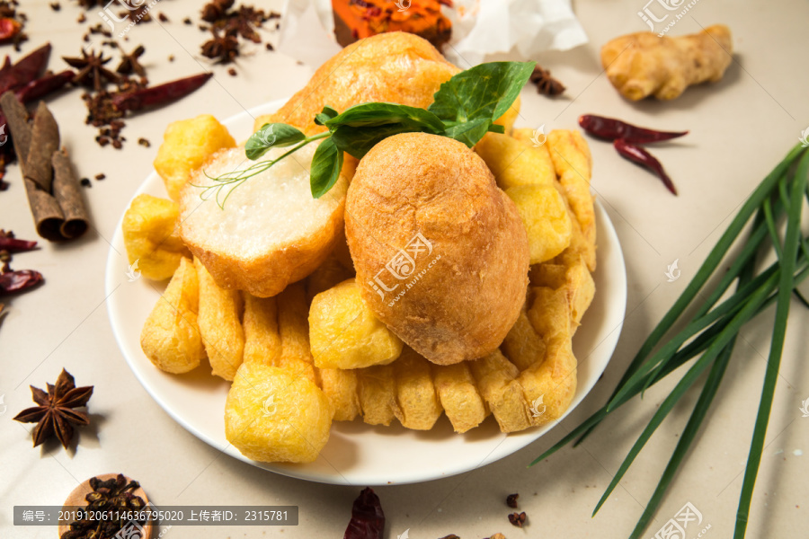 火锅菜品豆腐串豆制品特写