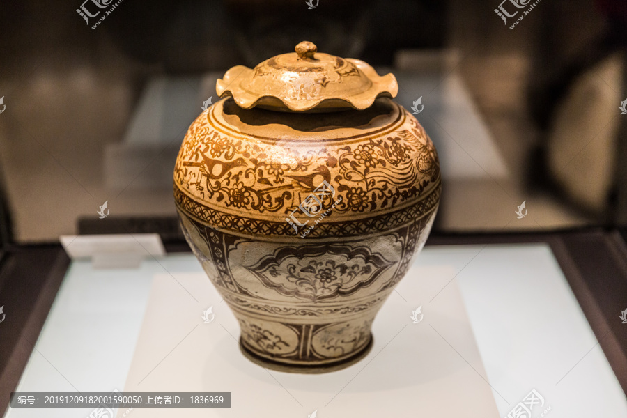 古代瓷罐