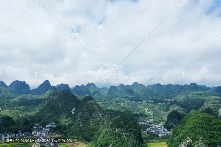 群山