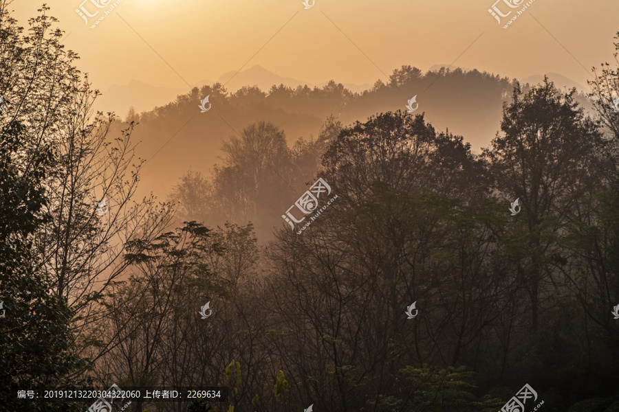 山村的早晨