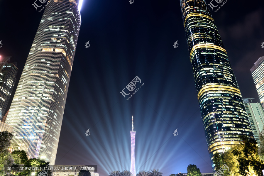 珠江新城东西塔夜景