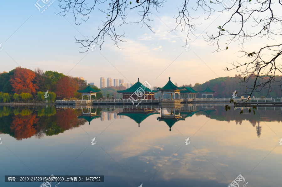 武汉东湖风景区深秋风光