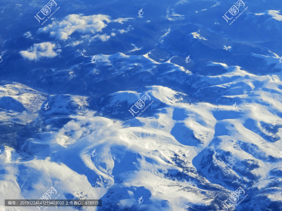 航拍雪山