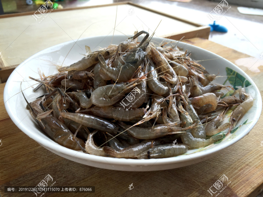 新鲜河虾