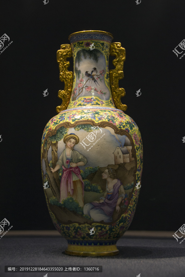 铜胎画珐琅西洋人物观音瓶