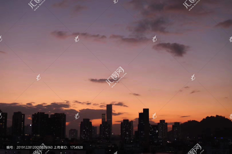 灯火阑珊的都市夜景