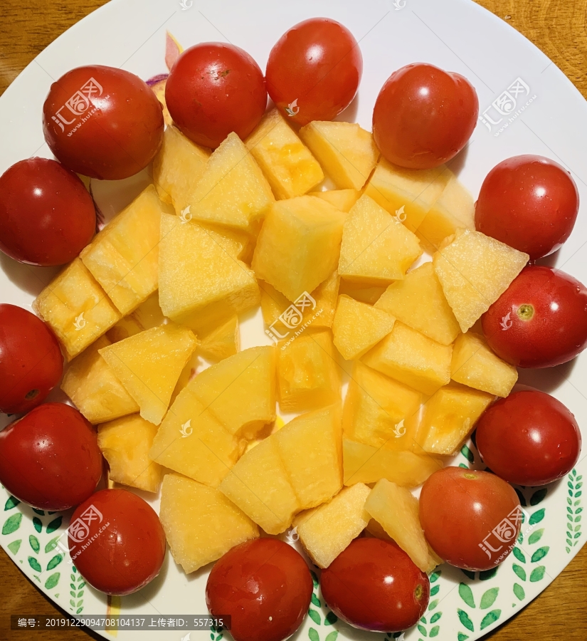 哈密瓜番茄水果拼盘