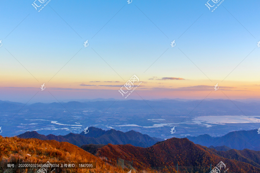 高山夕阳