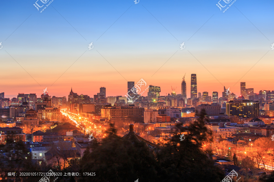 景山远眺北京CBD高楼大厦夜景