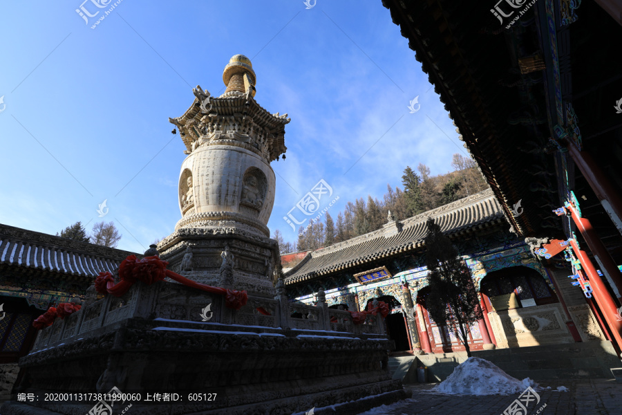 五台山龙泉寺石塔