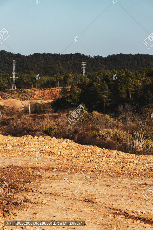 青山绿树黄土地