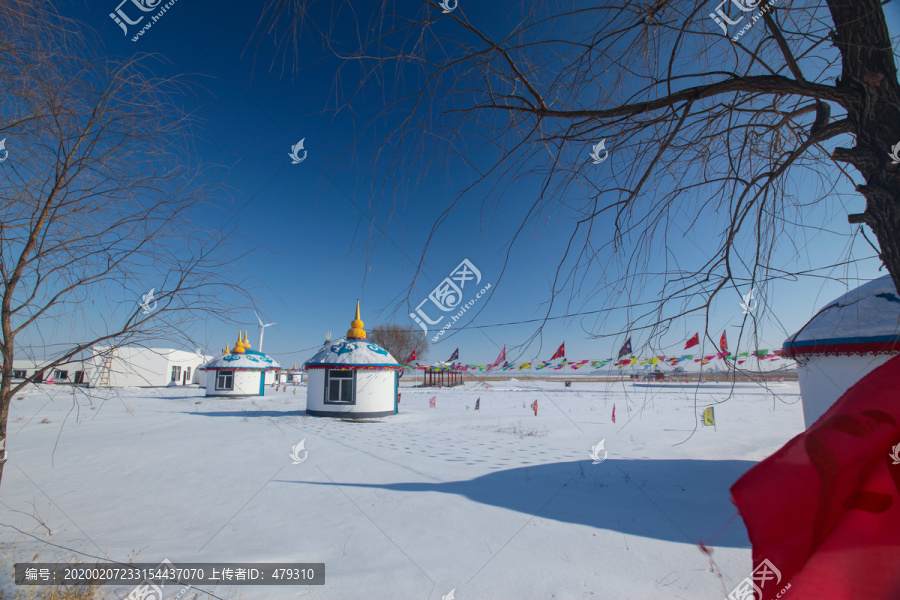 冬季雪地里的蒙古包