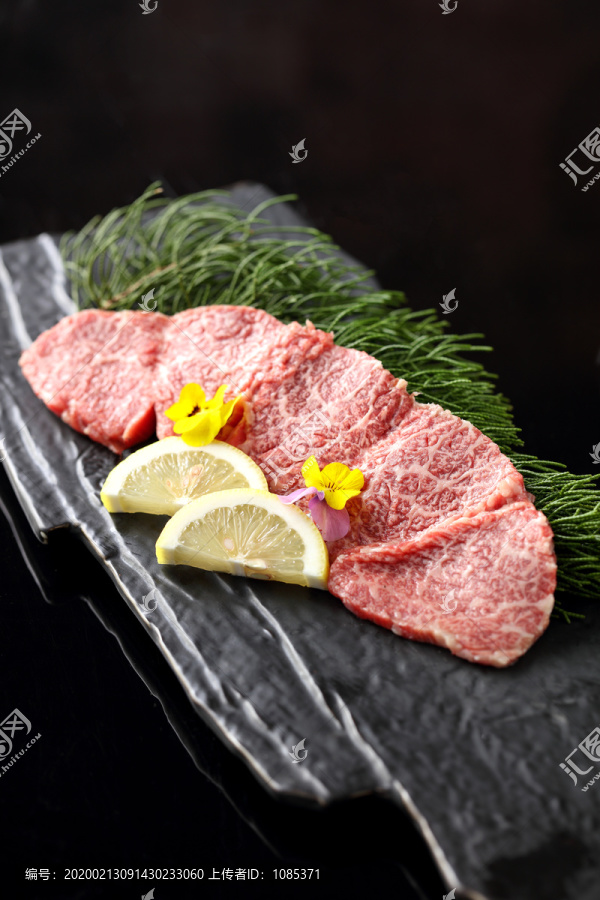 日式烤肉霜降牛排