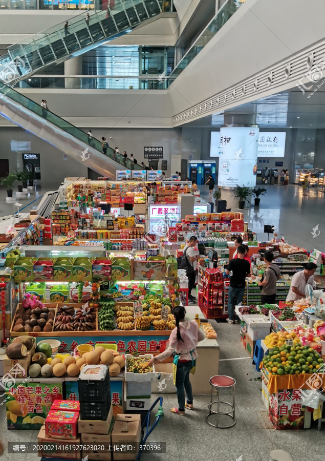 高铁站零食售卖服务区