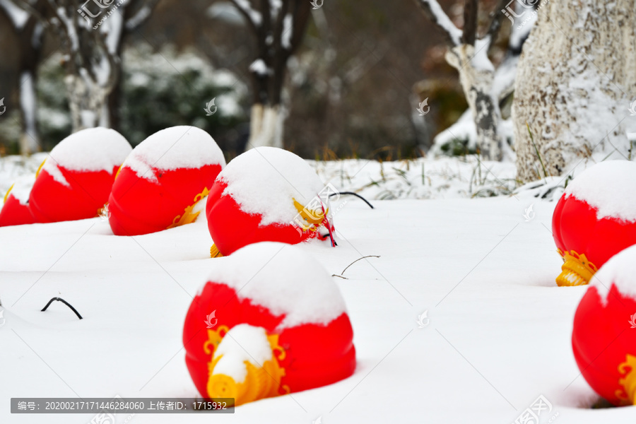 雪景灯笼