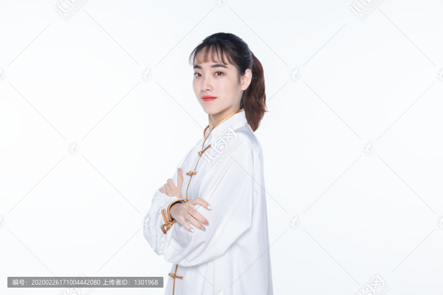 打太极的女人高清图