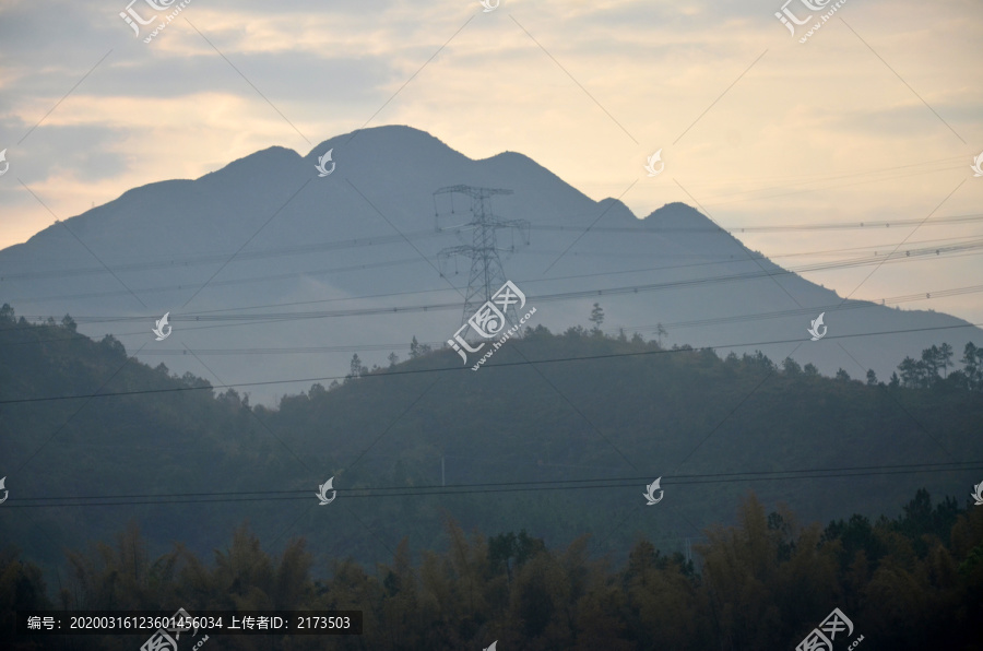 山峰