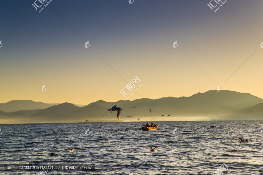 泸沽湖晨曦