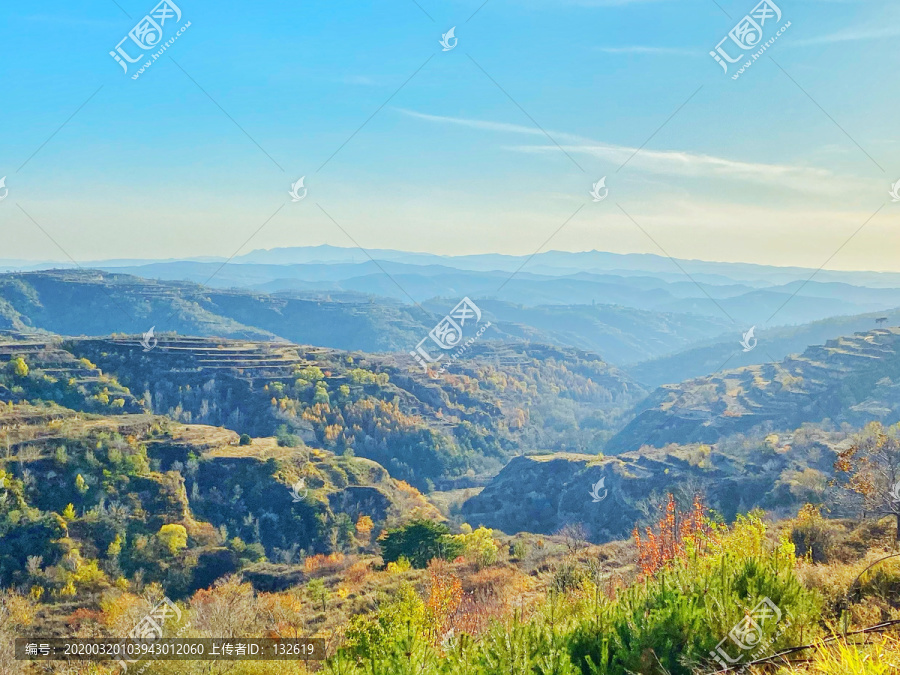 高山秋景